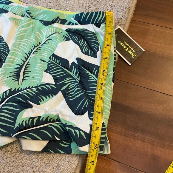NWT Juicy Couture - Palmetto Palm Green Printed Shorts - Size 2 - Picture 7 of 8